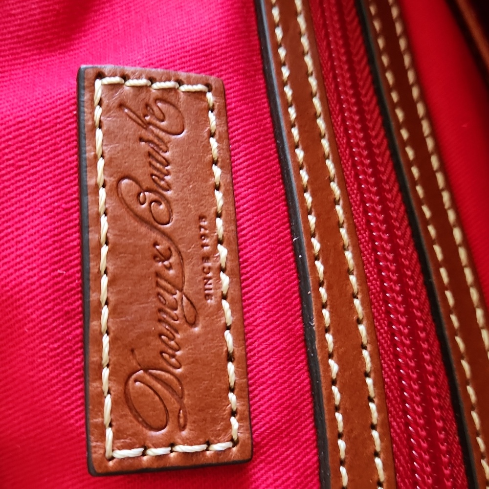 Gorgeous Dooney & Bourke Elephant Leather Satchel or Shoulder Bag 🩶🐘 - Picture 11 of 16